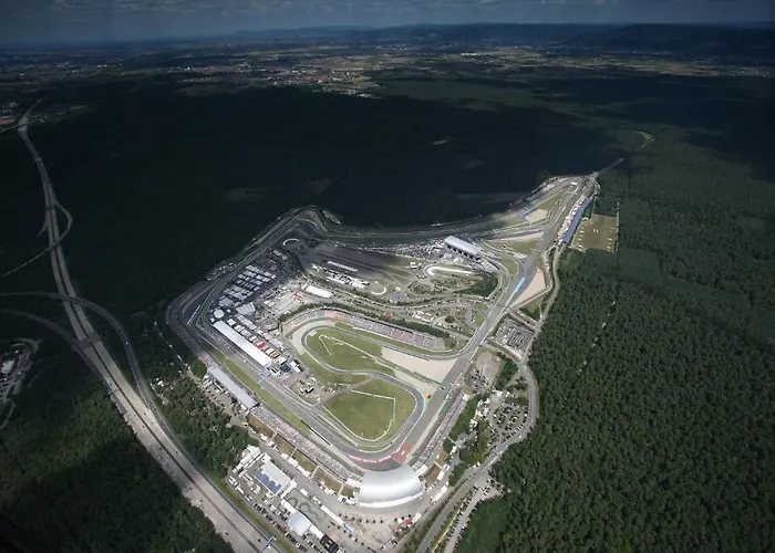 ゲストハウス Am Flugplatz